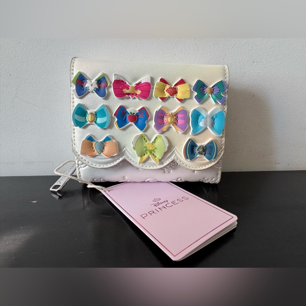 Loungefly Disney Princess Bows Icons Iridescent Wallet - Picture 3 of 7